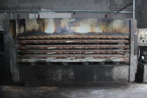 Prasa do produkcji pas�w bie�nika